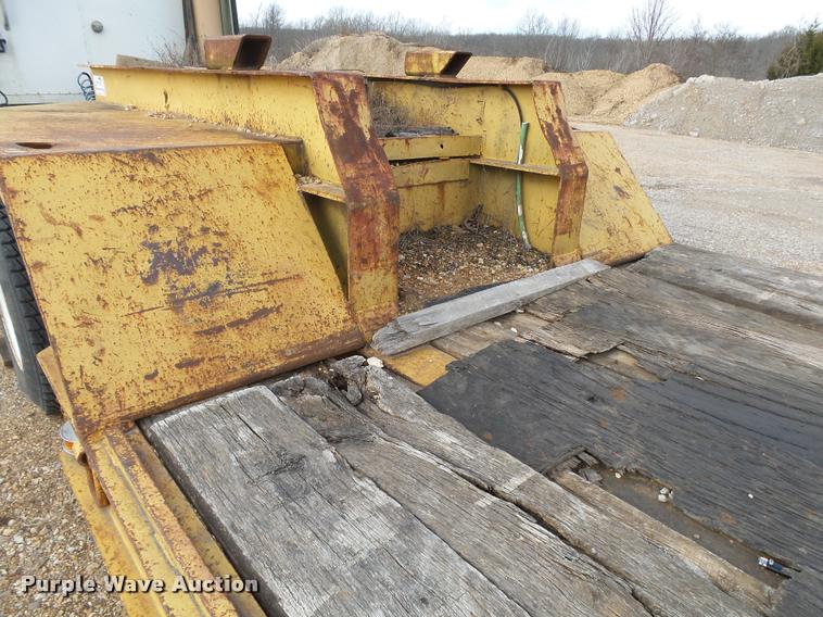 image for item DA2510 1964 Hyster C25T drop deck trailer