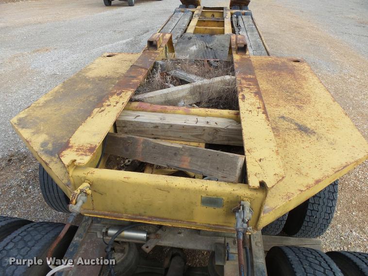 image for item DA2510 1964 Hyster C25T drop deck trailer