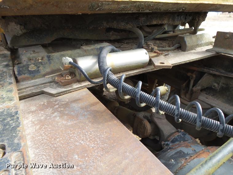 image for item DA2512 1988 International F8300 semi truck