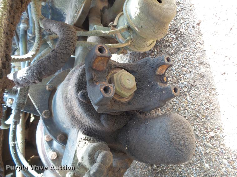 image for item DA2512 1988 International F8300 semi truck