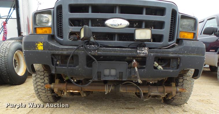 image for item DA3257 2005 Ford F550 Crew Cab utility truck