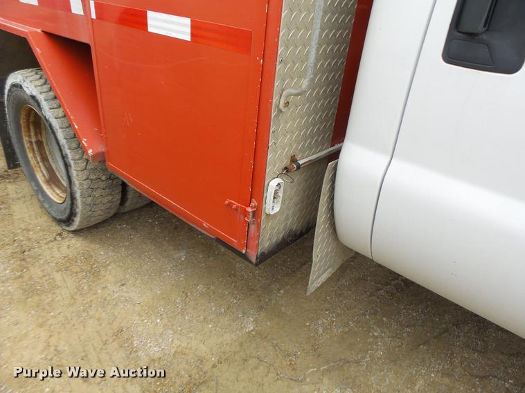 image for item DA3257 2005 Ford F550 Crew Cab utility truck