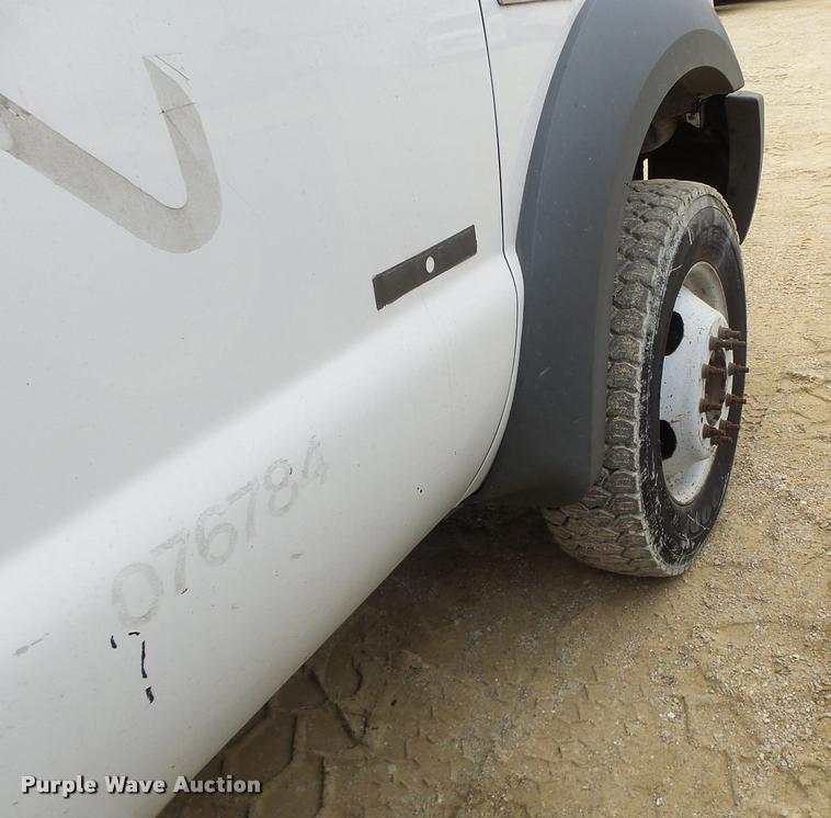 image for item DA3257 2005 Ford F550 Crew Cab utility truck