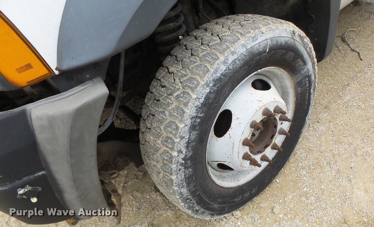 image for item DA3257 2005 Ford F550 Crew Cab utility truck