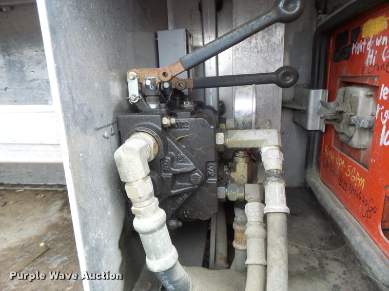 image for item DA3257 2005 Ford F550 Crew Cab utility truck