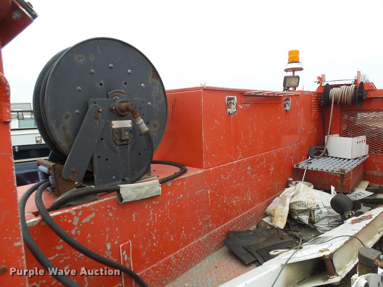 image for item DA3257 2005 Ford F550 Crew Cab utility truck