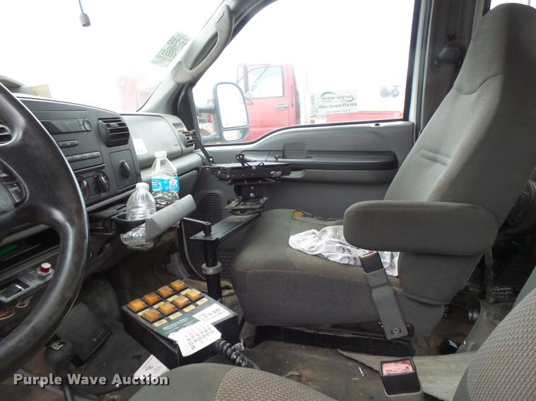 image for item DA3257 2005 Ford F550 Crew Cab utility truck