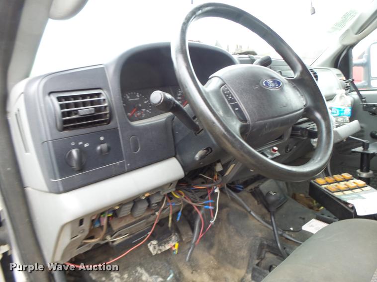 image for item DA3257 2005 Ford F550 Crew Cab utility truck