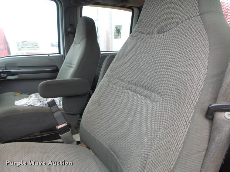 image for item DA3257 2005 Ford F550 Crew Cab utility truck