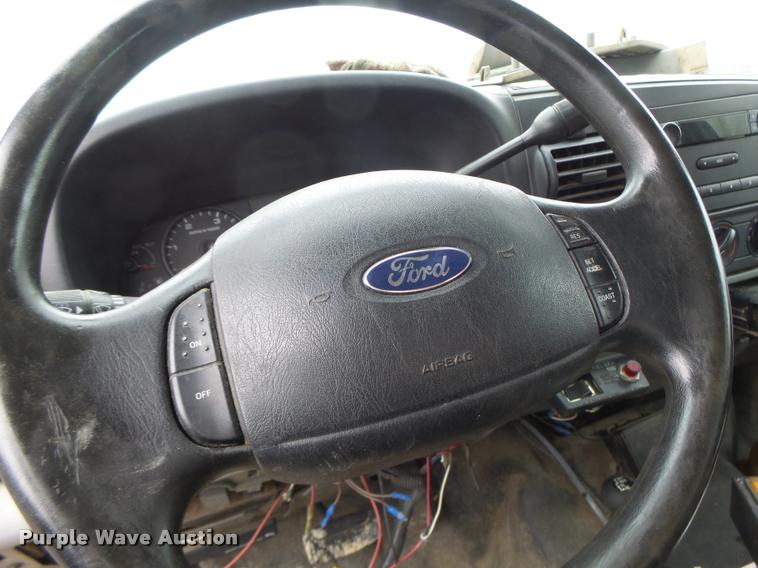image for item DA3257 2005 Ford F550 Crew Cab utility truck