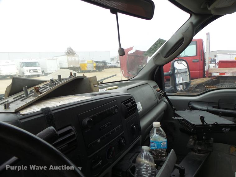 image for item DA3257 2005 Ford F550 Crew Cab utility truck