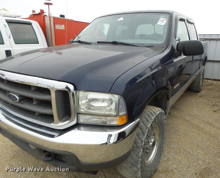 image for item DA3258 2004 Ford F350 Super Duty Crew Cab pickup truck