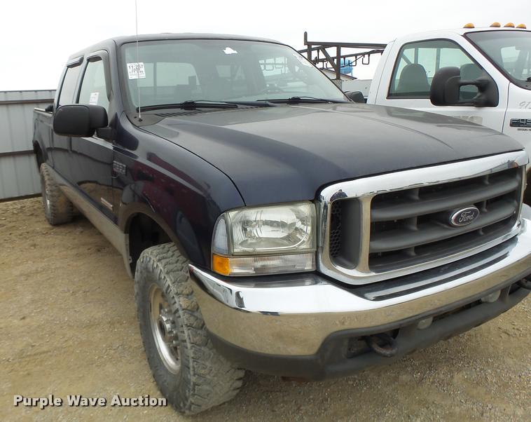 image for item DA3258 2004 Ford F350 Super Duty Crew Cab pickup truck