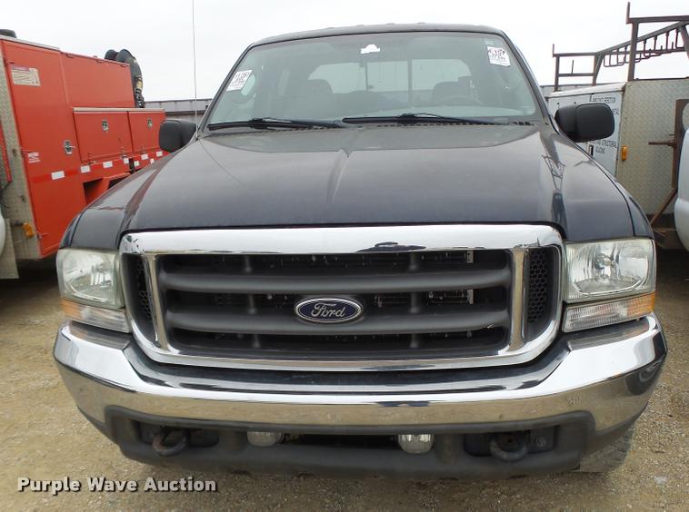 image for item DA3258 2004 Ford F350 Super Duty Crew Cab pickup truck