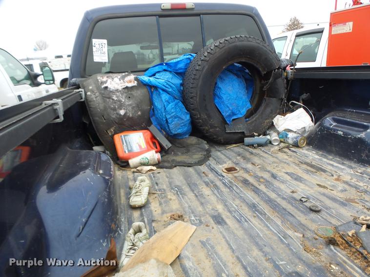 image for item DA3258 2004 Ford F350 Super Duty Crew Cab pickup truck