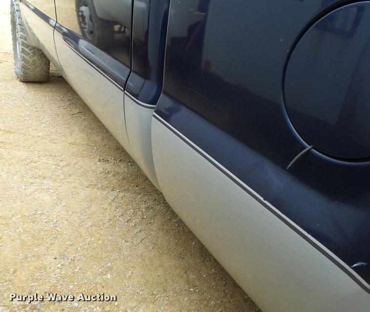 image for item DA3258 2004 Ford F350 Super Duty Crew Cab pickup truck