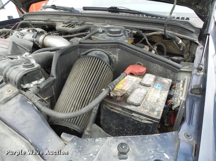 image for item DA3258 2004 Ford F350 Super Duty Crew Cab pickup truck