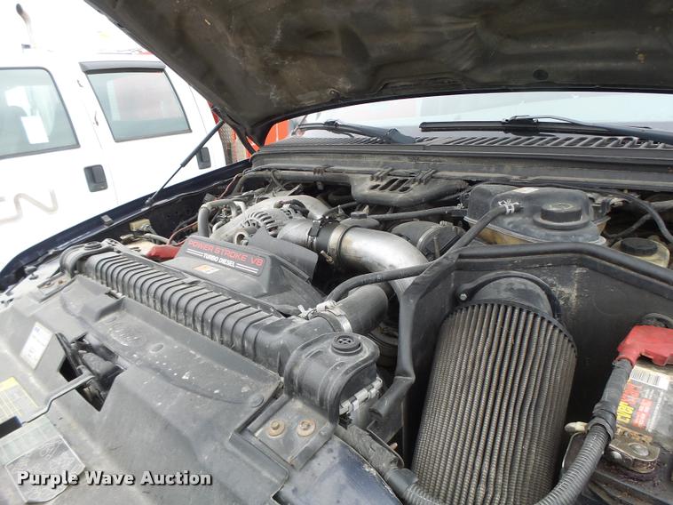 image for item DA3258 2004 Ford F350 Super Duty Crew Cab pickup truck