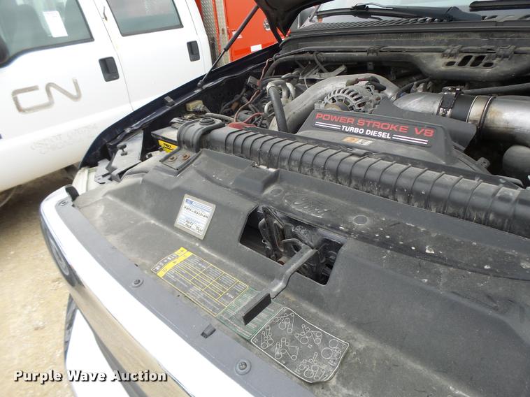 image for item DA3258 2004 Ford F350 Super Duty Crew Cab pickup truck