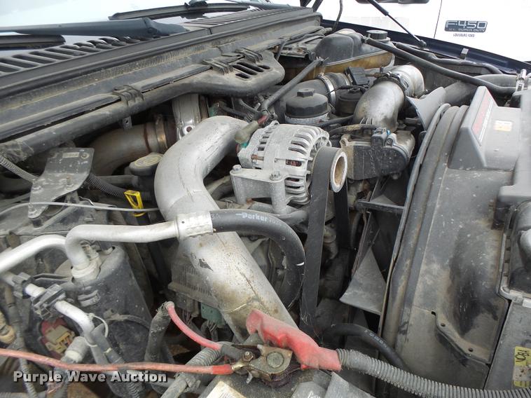 image for item DA3258 2004 Ford F350 Super Duty Crew Cab pickup truck