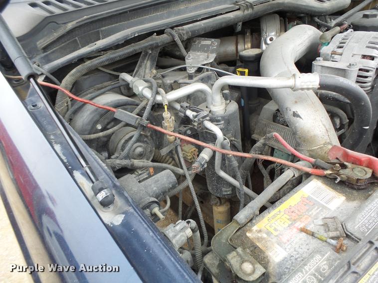 image for item DA3258 2004 Ford F350 Super Duty Crew Cab pickup truck