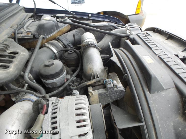 image for item DA3258 2004 Ford F350 Super Duty Crew Cab pickup truck