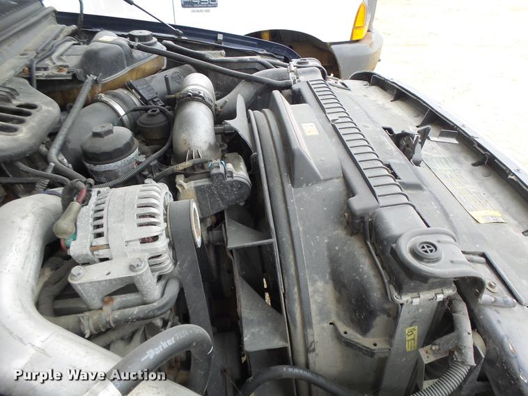 image for item DA3258 2004 Ford F350 Super Duty Crew Cab pickup truck