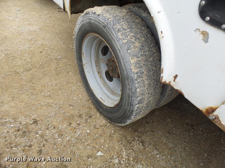 image for item DA3259 2001 Ford F450 Super Duty utility truck