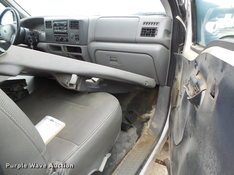 image for item DA3259 2001 Ford F450 Super Duty utility truck