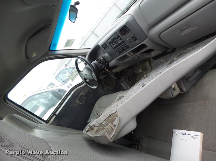 image for item DA3259 2001 Ford F450 Super Duty utility truck