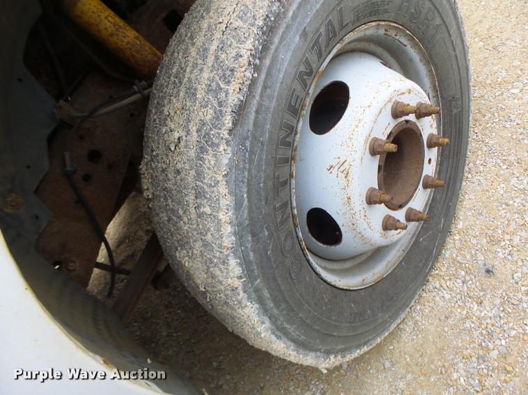 image for item DA3259 2001 Ford F450 Super Duty utility truck