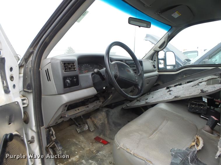 image for item DA3259 2001 Ford F450 Super Duty utility truck