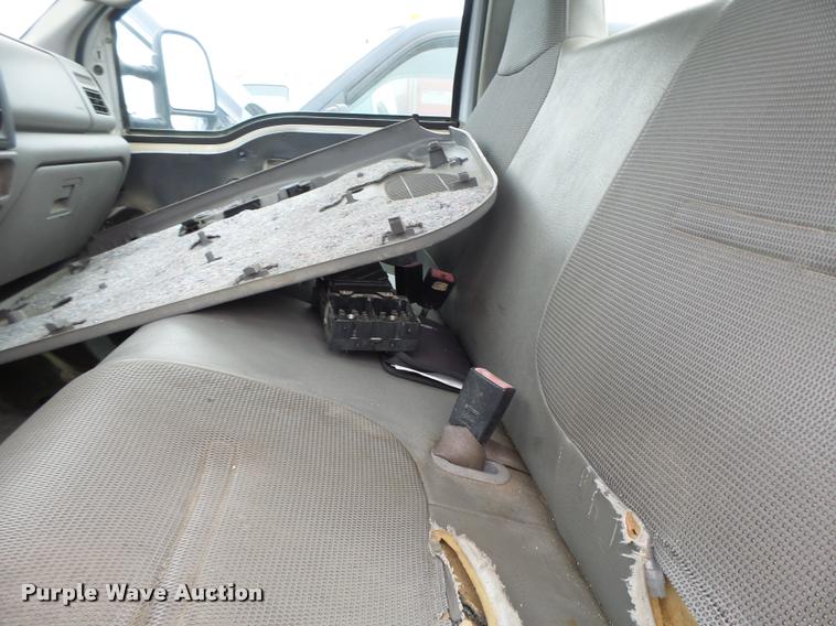 image for item DA3259 2001 Ford F450 Super Duty utility truck