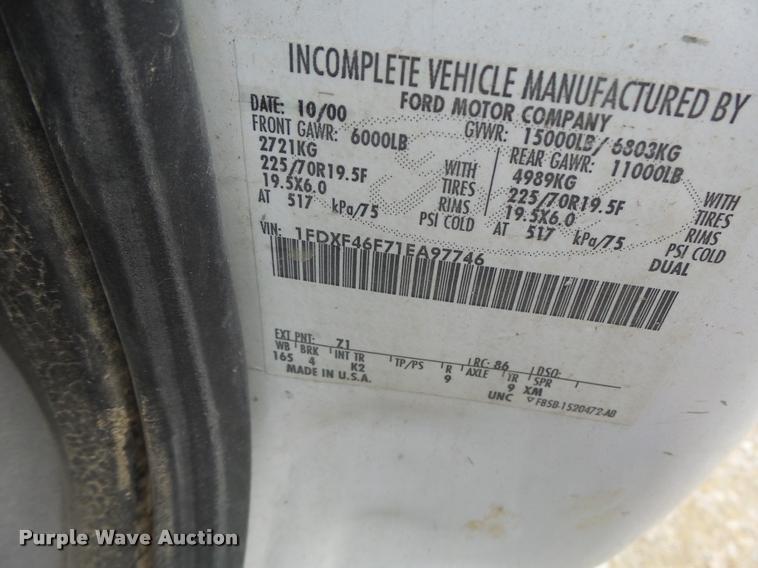 image for item DA3259 2001 Ford F450 Super Duty utility truck