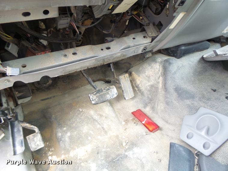 image for item DA3259 2001 Ford F450 Super Duty utility truck