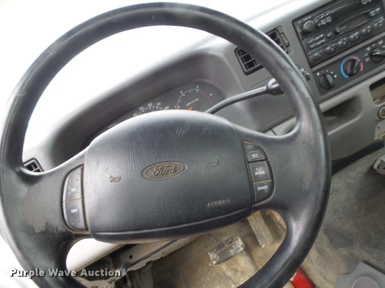 image for item DA3259 2001 Ford F450 Super Duty utility truck