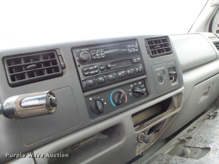 image for item DA3259 2001 Ford F450 Super Duty utility truck