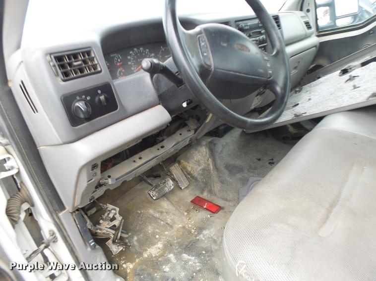 image for item DA3259 2001 Ford F450 Super Duty utility truck