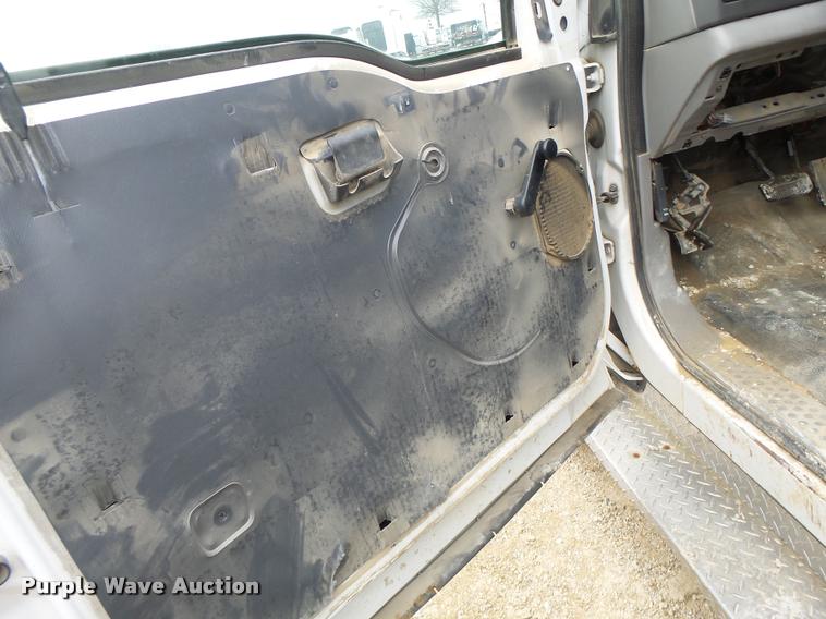 image for item DA3259 2001 Ford F450 Super Duty utility truck