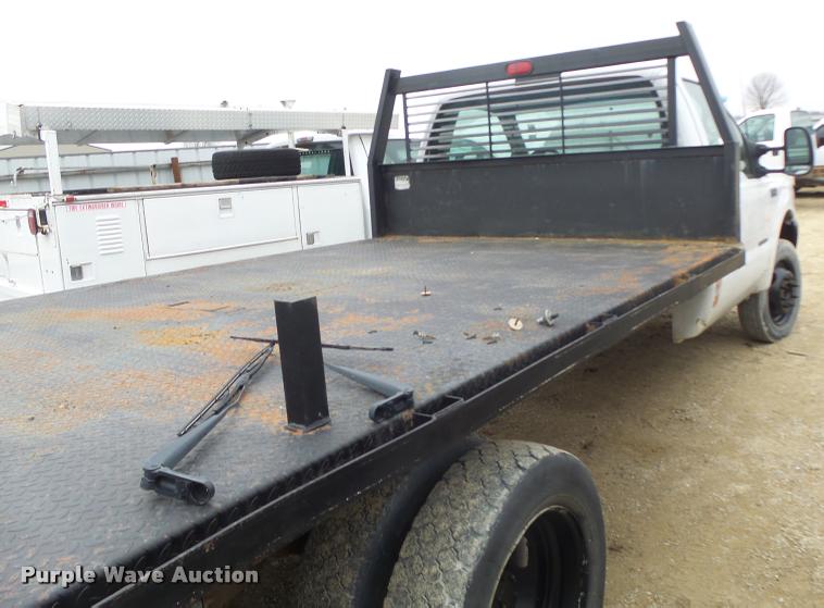 image for item DA3260 2000 Ford F450 Super Duty XL flatbed truck