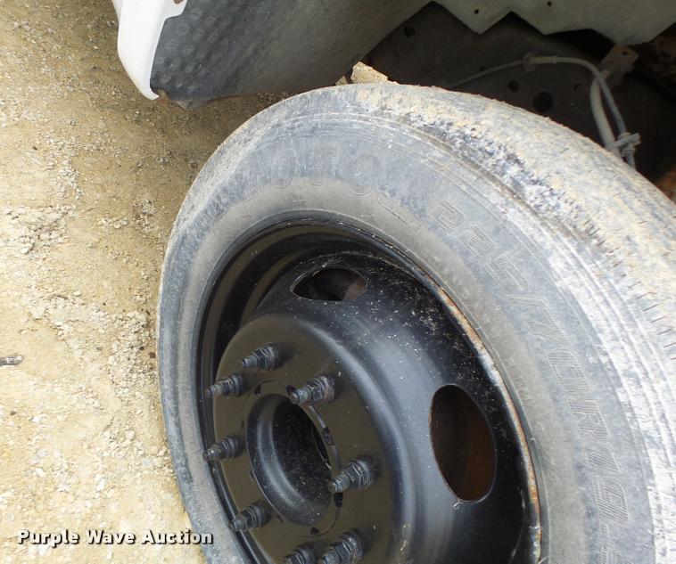 image for item DA3260 2000 Ford F450 Super Duty XL flatbed truck