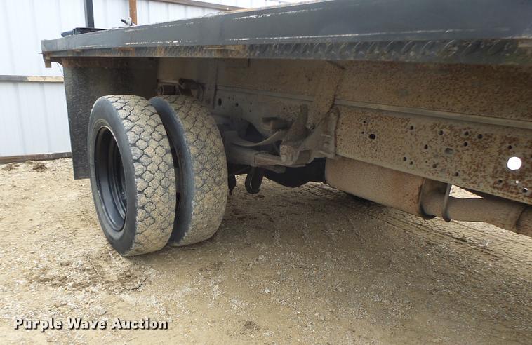 image for item DA3260 2000 Ford F450 Super Duty XL flatbed truck