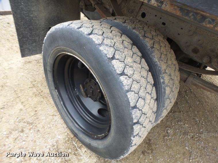 image for item DA3260 2000 Ford F450 Super Duty XL flatbed truck