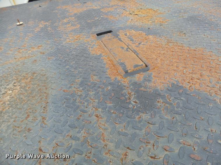 image for item DA3260 2000 Ford F450 Super Duty XL flatbed truck