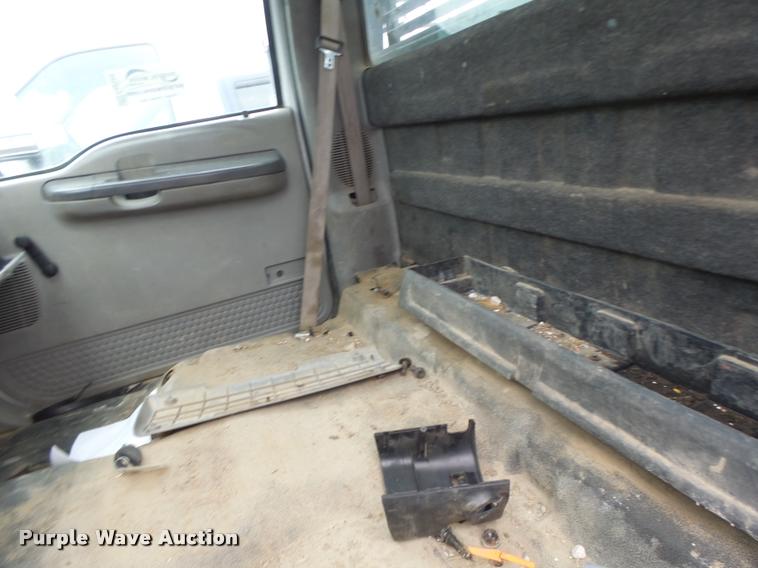 image for item DA3260 2000 Ford F450 Super Duty XL flatbed truck