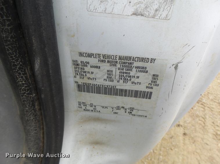 image for item DA3260 2000 Ford F450 Super Duty XL flatbed truck