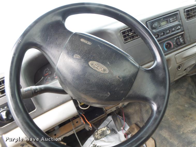 image for item DA3260 2000 Ford F450 Super Duty XL flatbed truck