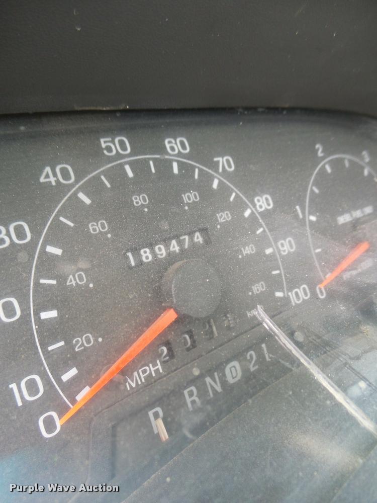 image for item DA3260 2000 Ford F450 Super Duty XL flatbed truck