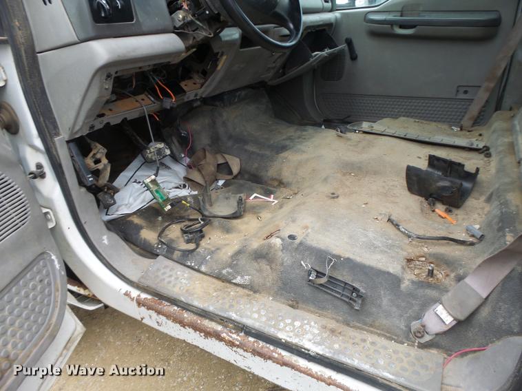 image for item DA3260 2000 Ford F450 Super Duty XL flatbed truck