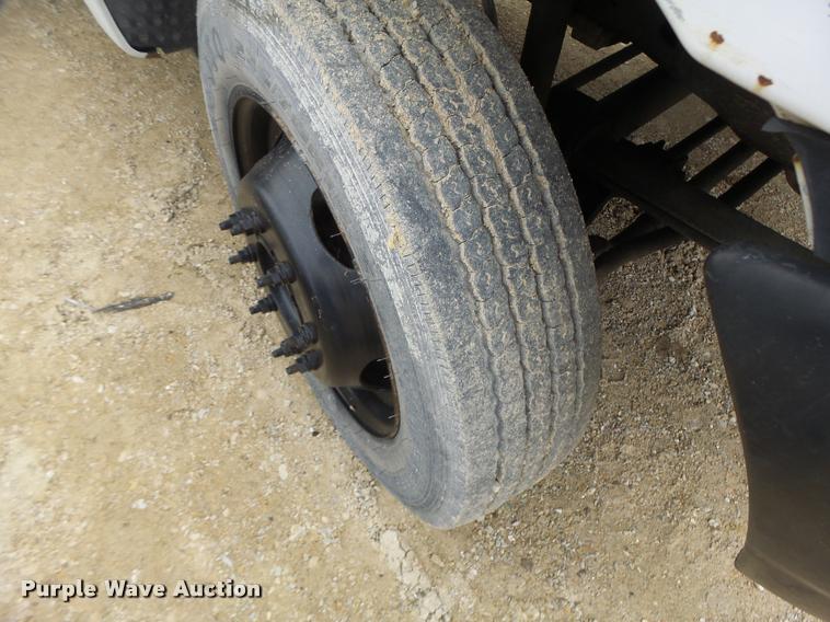 image for item DA3260 2000 Ford F450 Super Duty XL flatbed truck